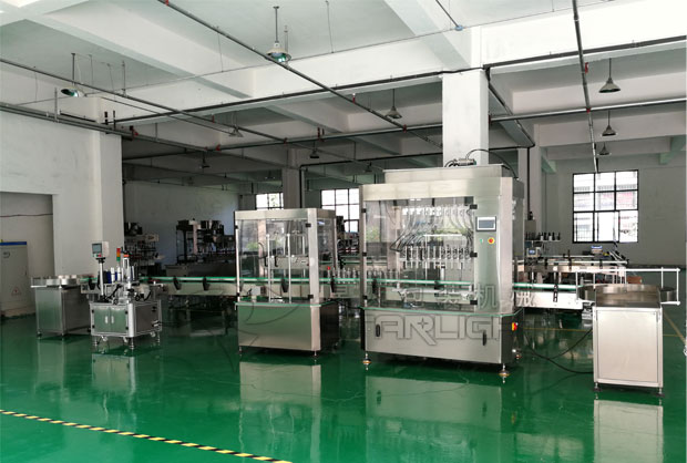 小型調(diào)和油灌裝機(jī)生產(chǎn)線(xiàn)