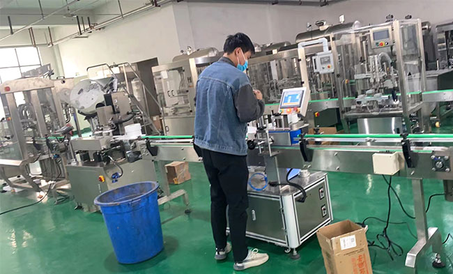 星火專業(yè)灌裝機設備廠家設備車間實拍